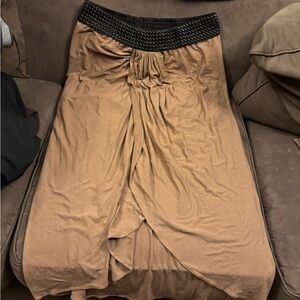 VENUS Black and Tan Skirt